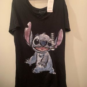 Woman’s medium stitch shirt